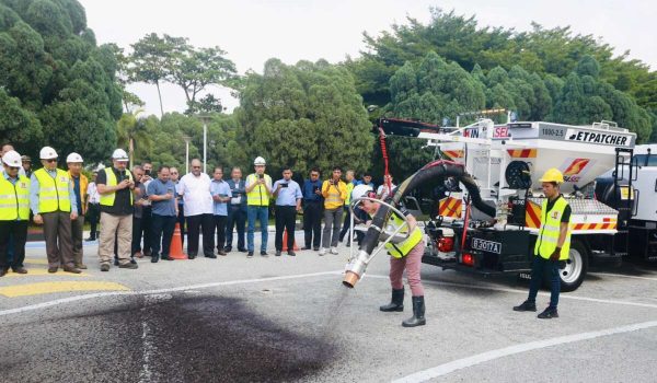 EMFULENI ROLLS OUT JETPATCHER TO FIX POTHOLES