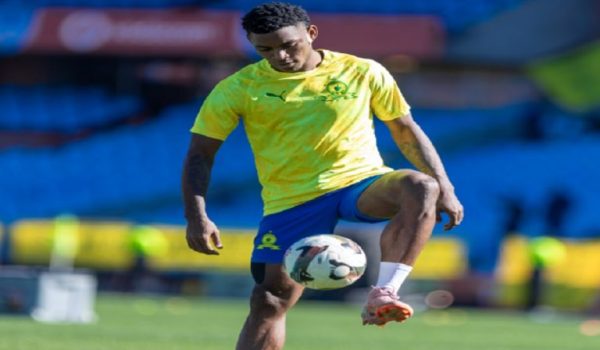SUNDOWNS CRUISE TO VICTORY